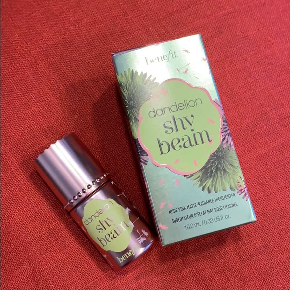 Benefit Dandelion Shy Beam highlighter